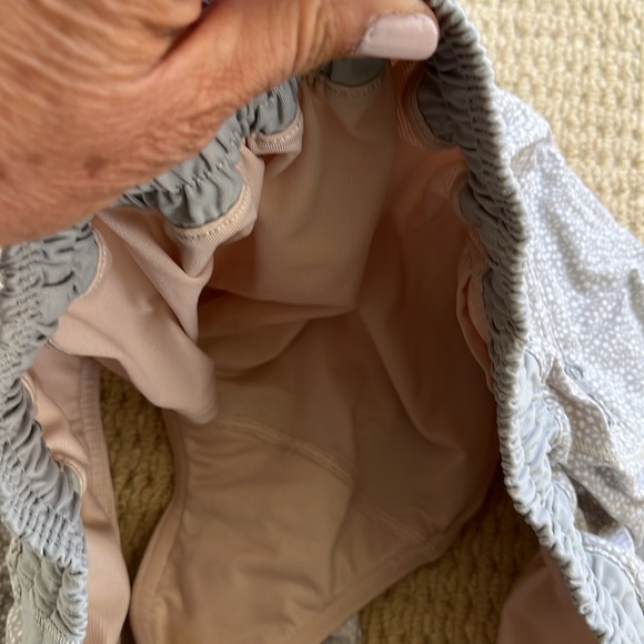 Lululemon Hotty Hot Freckle Flower white Seal Grey Size 8 EUC - Picture 5 of 6